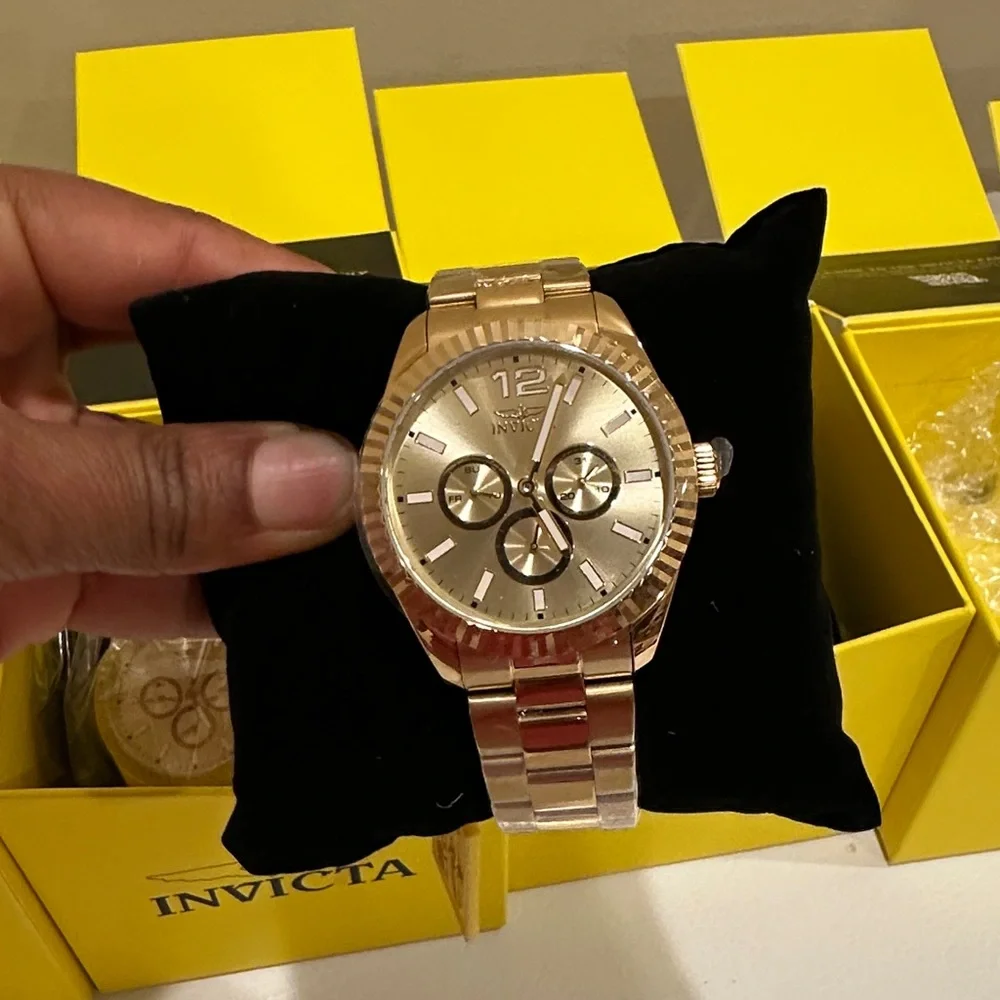 Invicta Gold Timepiece Collection - Picture 3 of 4